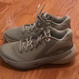NWOT’S Under Armour Basketball Sneakers